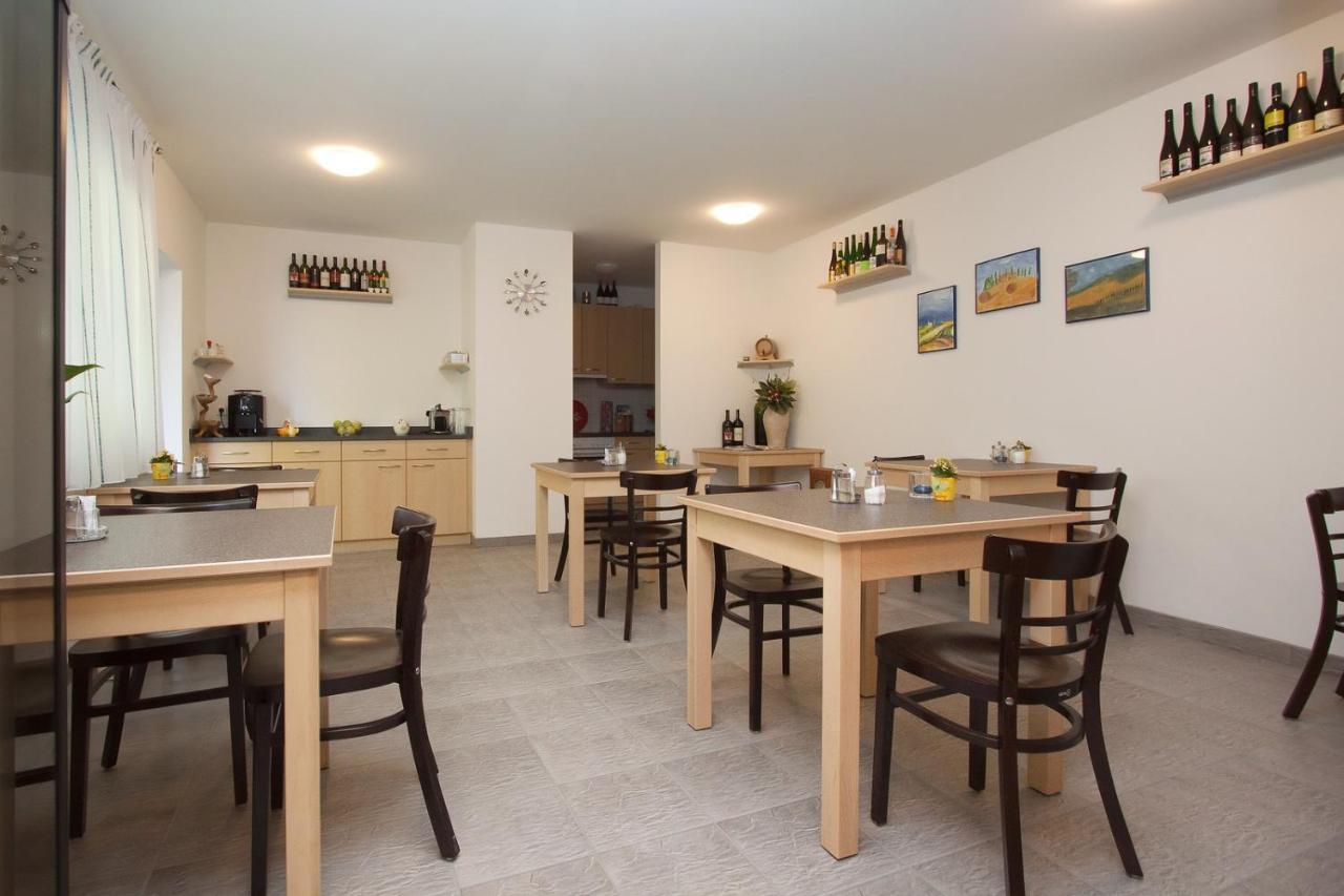 Pension Kirchenblick Tulln An Der Donau Екстер'єр фото