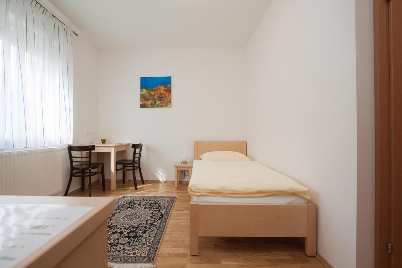 Pension Kirchenblick Tulln An Der Donau Екстер'єр фото