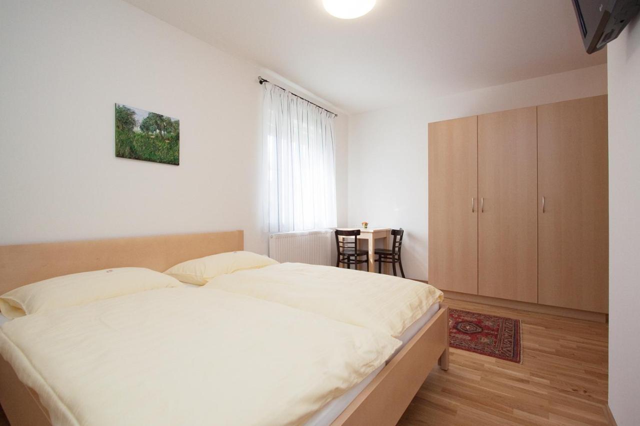 Pension Kirchenblick Tulln An Der Donau Екстер'єр фото