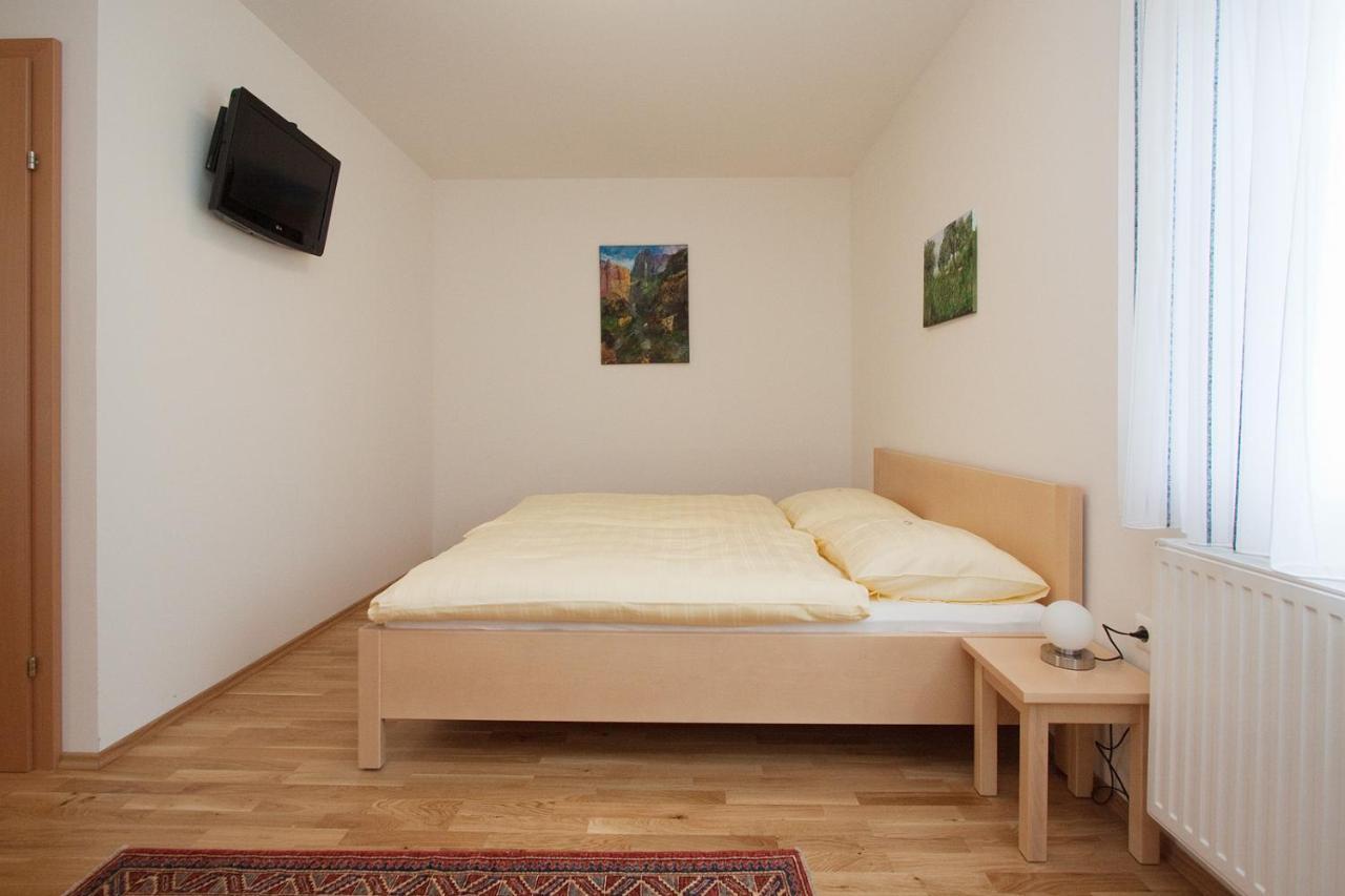 Pension Kirchenblick Tulln An Der Donau Екстер'єр фото